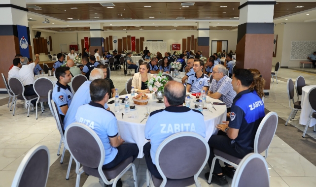 Başkan Kınay zabıta personeliyle kahvaltıda bir araya geldi