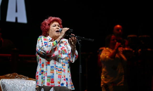 Çim Konserleri’nde Selda Bağcan fırtınası