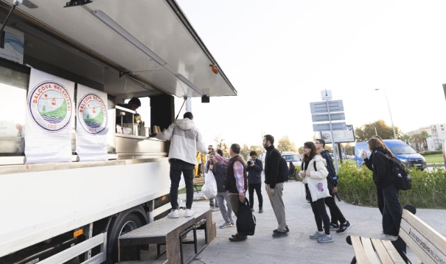 Balçovalılara sıcak çorba ikramı