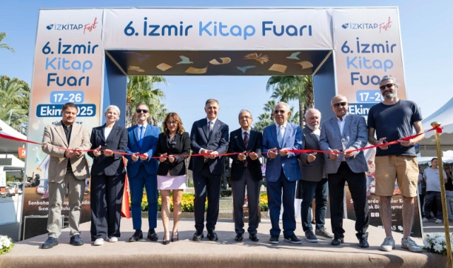 İzmir’de kitap ve edebiyat dolu günler başladı
