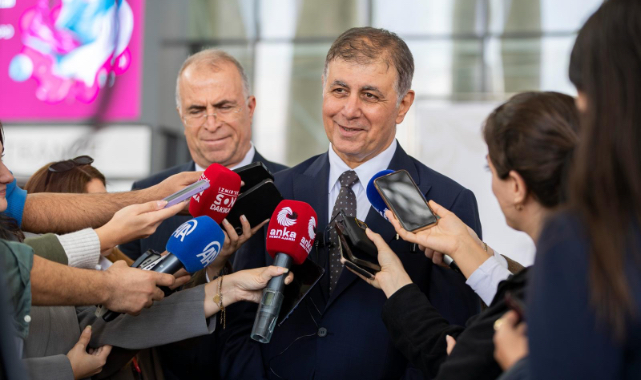 “İzmir’in sorunlarını çözen belediye başkanı olarak hatırlanmayı diliyorum”