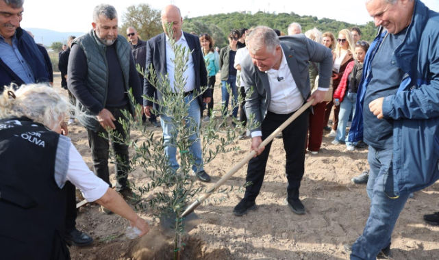 Atatürk’ün vasiyeti gerçekleşti: Urla'da Zeytin Koleksiyon Bahçesi’nde ilk fidan dikimi yapıldı