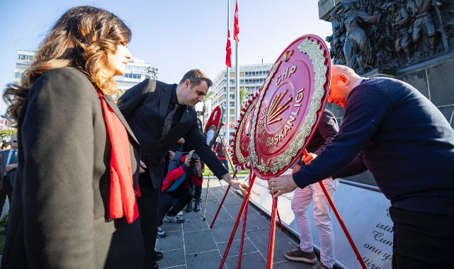 CHP İzmir 10 Kasım'da Ata'sını özlemle andı