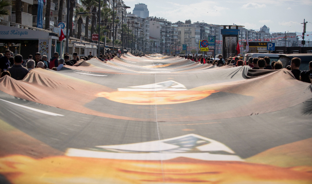 Cumhuriyet Kenti, İzmir Ata’sına yürüdü