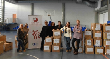 İAOSB Vakfı Kadınlar Kulübü, 800 çocuğa kışlık giysi desteği sağladı