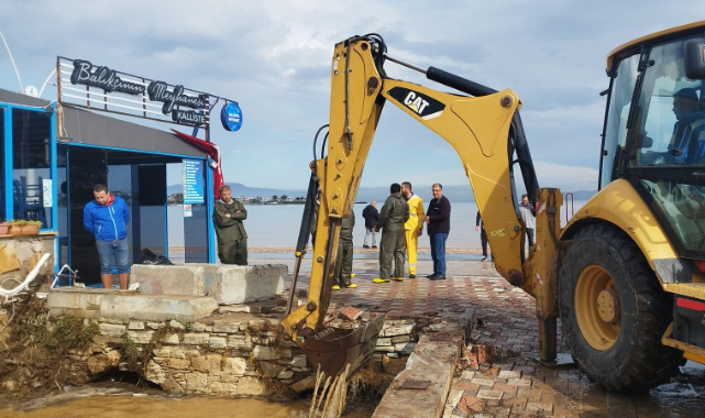 İzmir'de şiddetli yağış bekleniyor: Yağmur alarmı verildi