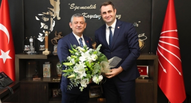 İzmir Örgütü’nden CHP Genel Başkanı Özgür Özel’e ziyaret: Birlik mesajı verildi