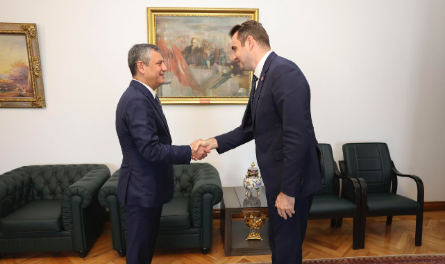 İzmir Örgütü’nden CHP Genel Başkanı Özgür Özel’e ziyaret: Birlik mesajı verildi