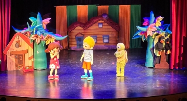 Niloya ve arkadaşları İzmir'de