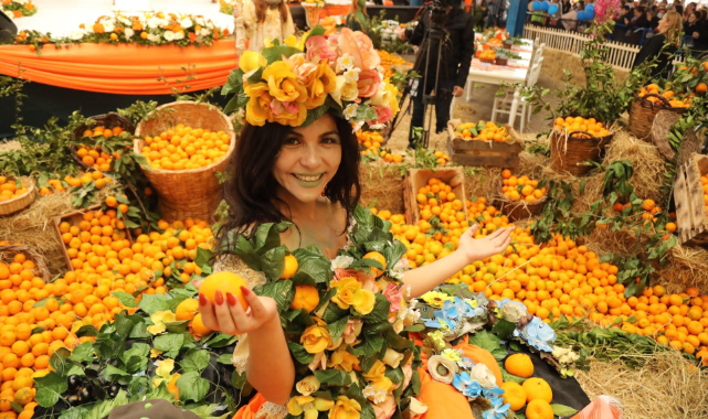 Seferihisar’ın geleneksel 'Turuncu Bayramı' için hazırlıklar tamamlanıyor