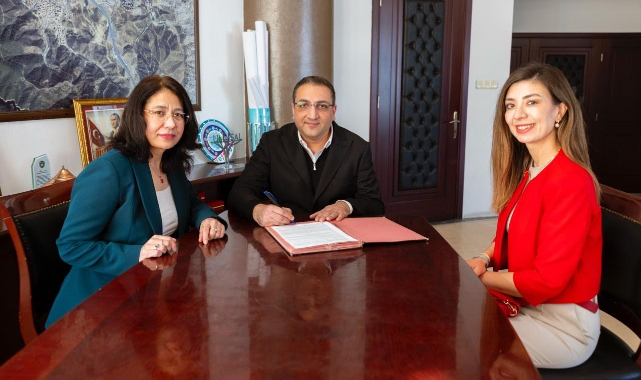 Balçova Belediyesi’nden her çalışana 100 bin lira promosyon