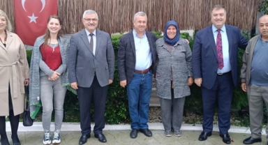 Başkan Erkan Özkan Menderes'te coşkulu konuşma ile gündemi salladı