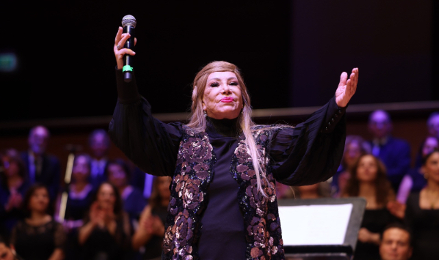 Bedia Akartürk'ten yeni yıl sürprizi