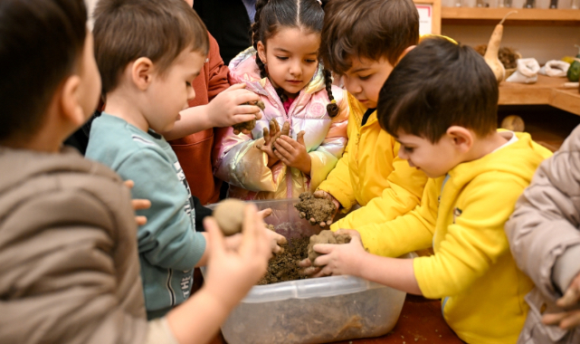Bornova’da çocuklar topraktan hayat buldu