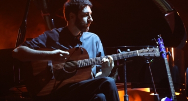 Dünyaca ünlü piyanist İzmir'de ayakta alkışlandı