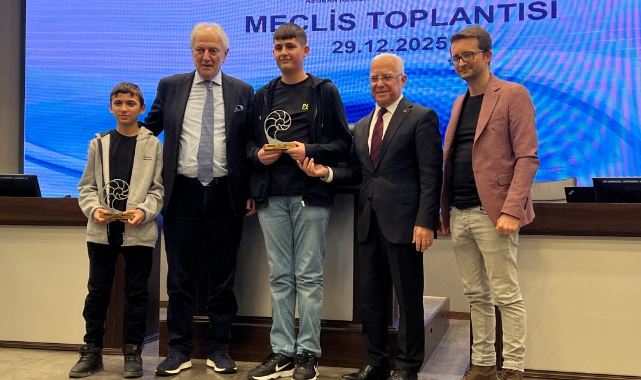 EBSO'dan Bergama Dereköy Ortaokulu'na anlamlı ödül