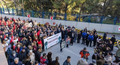 İzmir’de Kubilay için “Demokrasi ve Laiklik” yürüyüşü
