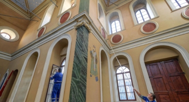 İzmir'in ibadethaneleri pırıl pırıl 