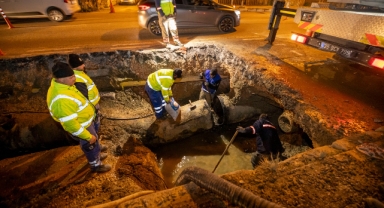 İZSU ekipleri Güzelbahçe–Narlıdere ana iletim hattındaki arızayı giderdi