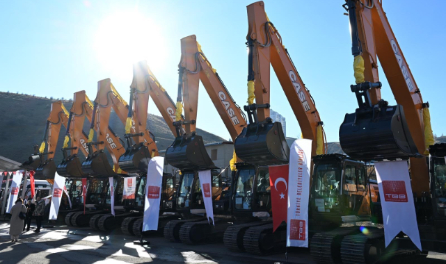 Karabağlar'a güç katacak yeni iş makinesi