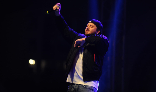 Karşıyaka Yeni Yıl Festivali’nde Anıl Piyancı coşkusu!