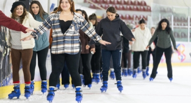Kültürpark ve Bostanlı’da buz pisti kuruluyor