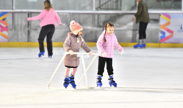 Kültürpark ve Bostanlı’da buz pisti kuruluyor