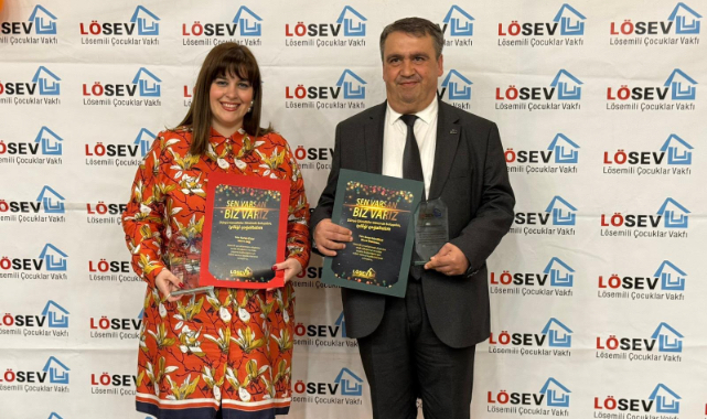 LÖSEV Yılın Basın Gönüllüsü Ödülü Murat Demircan’a, Yılın Kurum Elçisi Ödülü Gizem Dağ’a verildi