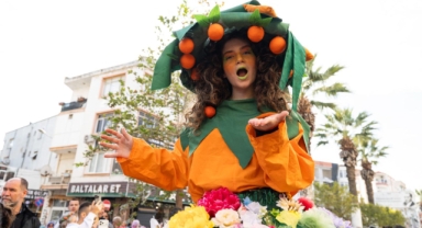 Mandalina Şenliği, üreticilere umut ve neşe getirdi