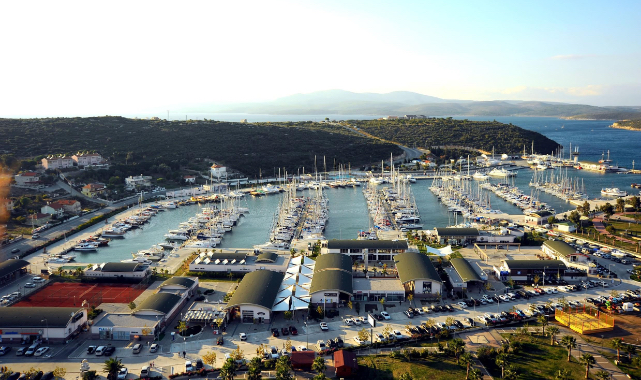 Teos Yat Limanı projesine sert tepki
