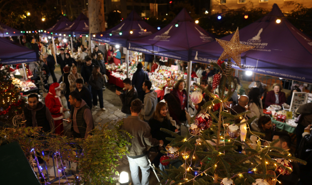 Yeni yıl pazarı şehri renklendiriyor