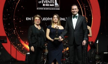 Alaçatı Ot Festivali, 'En İyi Belediye Etkinliği' ödülüyle taçlandı