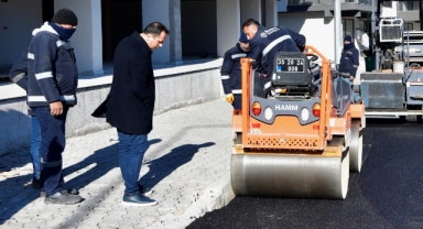 Bornova’da yol seferberliği sürüyor