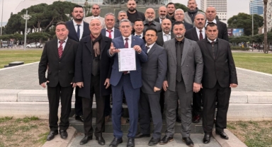 Efsane başkan mazbatasını alarak göreve resmen başladı