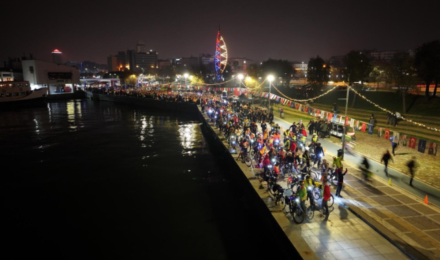 İzmir sporda hız kesmeden ilerliyor