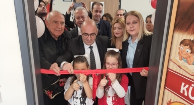 80. Yıl Küçükçiğli İlkokulu Kütüphanesi Kapılarını Öğrencilere Açtı