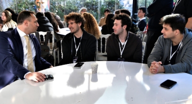 Bornova’dan gençlere altın destek