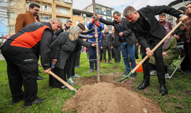 Buca’da 6 Şubat’ta kaybedilenler fidanlarla anıldı