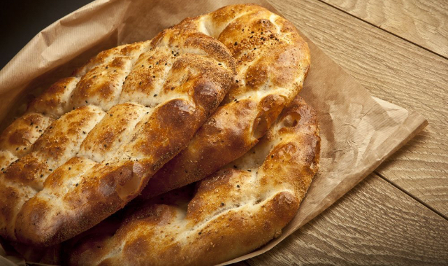 İzmir’de 300 gram Ramazan Pidesi 30 lira