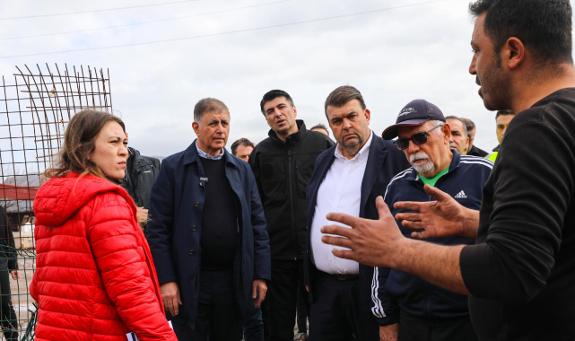 Seferihisar'da sel ve fırtına sonrası yoğun mesai