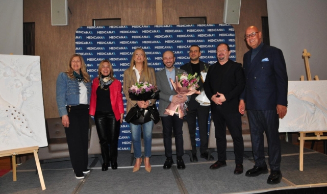 Ünlü oyuncu Doğa Rutkay hekimlerle buluştu