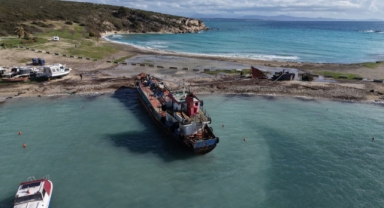 Urla Demircili Koyu'nda kaçak gemi sökümüne tepki büyüyor