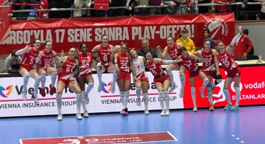 Aras Kargo, Nilüfer Belediyespor Eker'i 3-1 mağlup etti