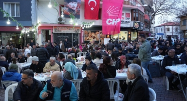 CHP'liler Kemalpaşa iftarında buluştu 