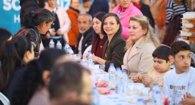 İftar buluşmasına CHP Kadın Kolları Genel Başkanı Asu Kaya konuk oldu