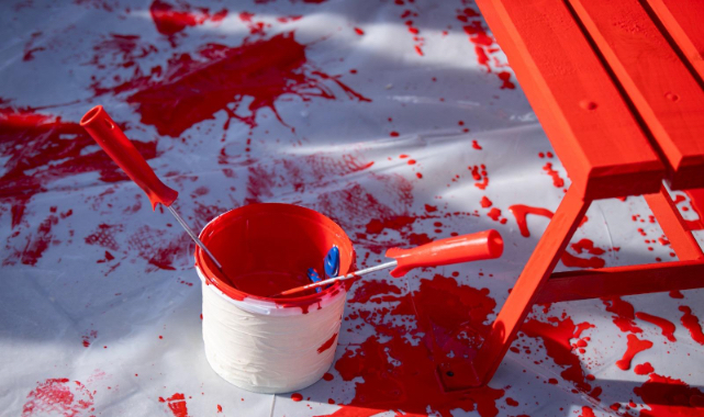 İzmir’den şiddete karşı güçlü mesaj: Kırmızı bank