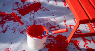 İzmir’den şiddete karşı güçlü mesaj: Kırmızı bank