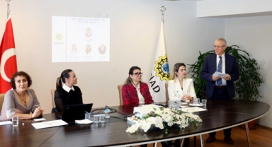 “İzmir kadınların yolunu açıyor”