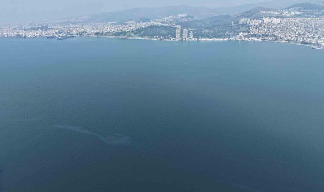 İzmir Körfezi’nde yine dış kaynaklı kirlilik alarmı