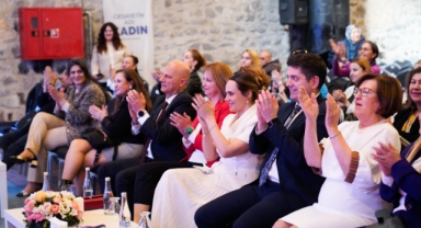 Kadınlar İzmir’deki zirvede konuştu